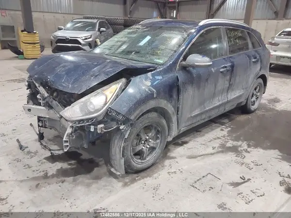 KNDCC3LC1H5084050 2017 KIA NIRO - Image 2