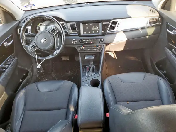 KNDCC3LC1H5085974 2017 KIA NIRO - Image 8