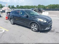 KNDCC3LC1H5087014 2017 KIA NIRO