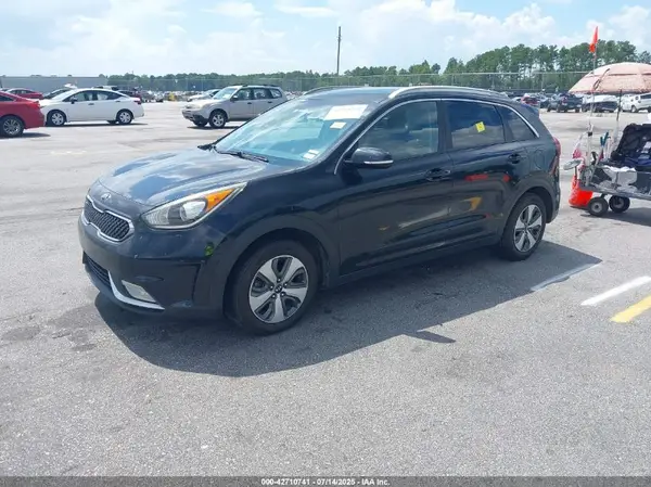 KNDCC3LC1H5087014 2017 KIA NIRO - Image 2