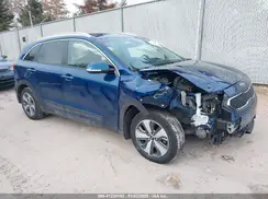 KNDCC3LC1H5088275 2017 KIA NIRO