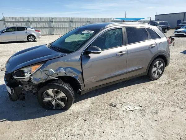 KNDCC3LC1J5108126 2018 KIA NIRO - Image 1