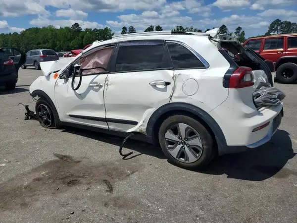 KNDCC3LC1J5110569 2018 KIA NIRO - Image 2