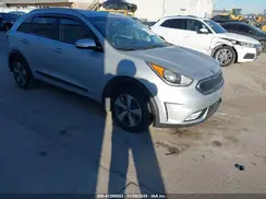KNDCC3LC1J5121507 2018 KIA NIRO