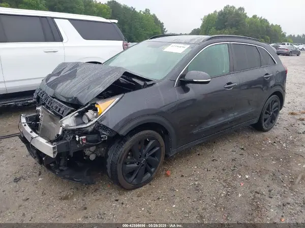 KNDCC3LC1J5135553 2018 KIA NIRO - Image 2