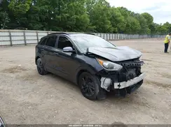 KNDCC3LC1J5137870 2018 KIA NIRO