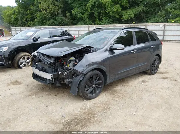 KNDCC3LC1J5137870 2018 KIA NIRO - Image 2