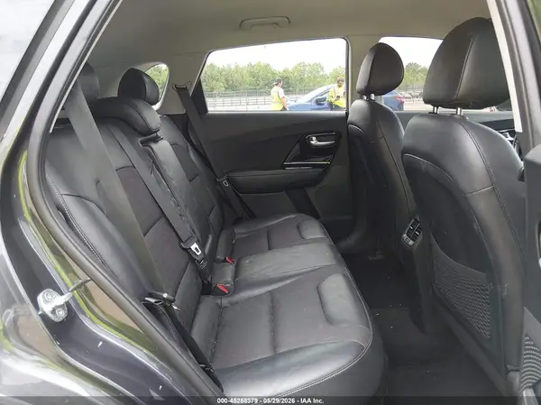 KNDCC3LC1J5137870 2018 KIA NIRO - Image 8