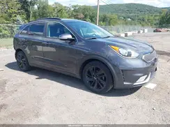 KNDCC3LC1J5145600 2018 KIA NIRO