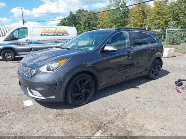 KNDCC3LC1J5145600 2018 KIA NIRO - Image 2