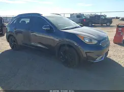 KNDCC3LC1J5145645 2018 KIA NIRO