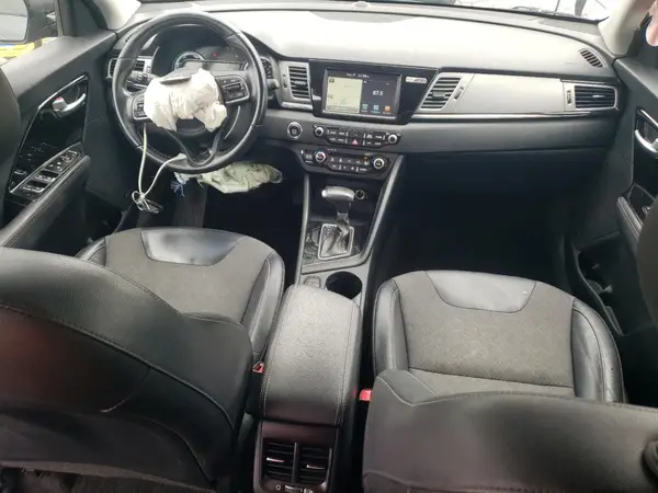 KNDCC3LC1J5152708 2018 KIA NIRO - Image 8