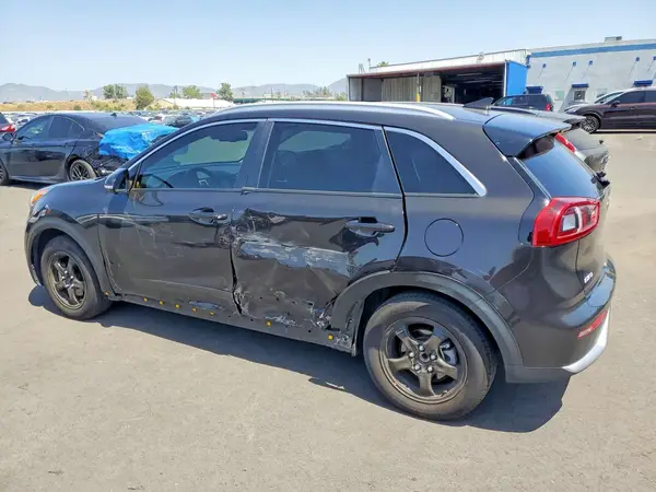 KNDCC3LC1J5156385 2018 KIA NIRO - Image 2
