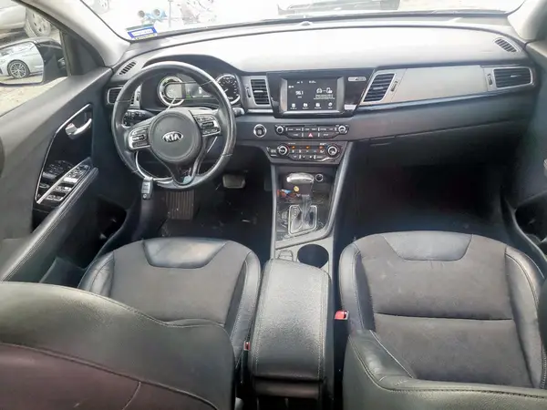 KNDCC3LC1J5162011 2018 KIA NIRO - Image 8