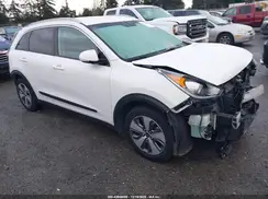 KNDCC3LC1K5275006 2019 KIA NIRO