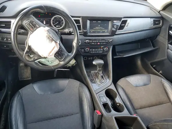 KNDCC3LC1K5300955 2019 KIA NIRO - Image 8