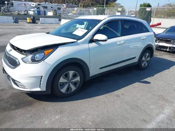 KNDCC3LC1K5341120 2019 KIA NIRO - Image 2