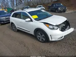 KNDCC3LC2H5033365 2017 KIA NIRO