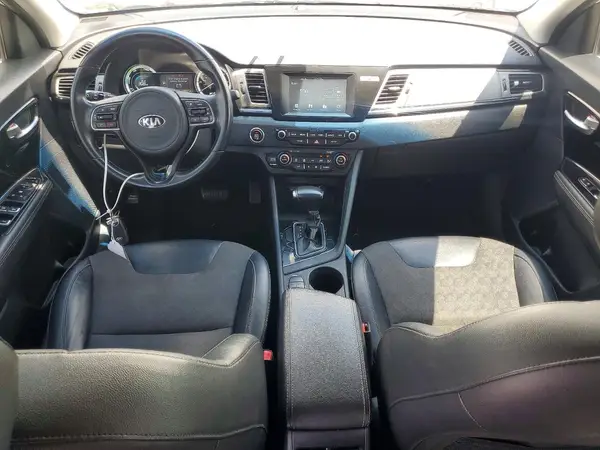 KNDCC3LC2H5036895 2017 KIA NIRO - Image 8