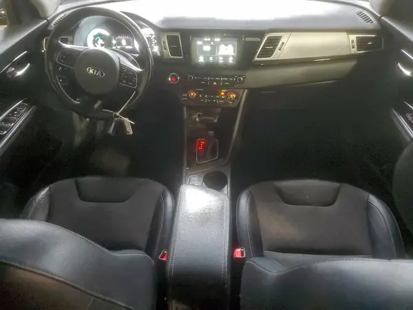 KNDCC3LC2H5039084 2017 KIA NIRO - Image 8