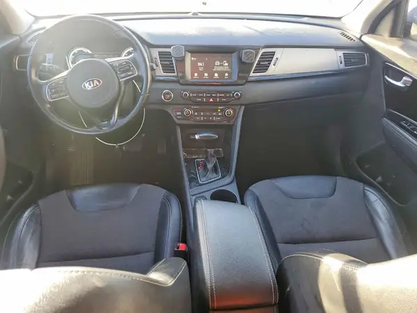 KNDCC3LC2H5045905 2017 KIA NIRO - Image 8