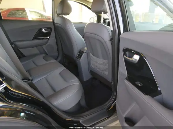 KNDCC3LC2H5047153 2017 KIA NIRO - Image 8