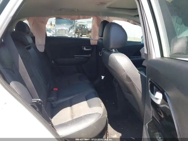 KNDCC3LC2H5047170 2017 KIA NIRO - Image 8