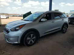 KNDCC3LC2H5048139 2017 KIA NIRO