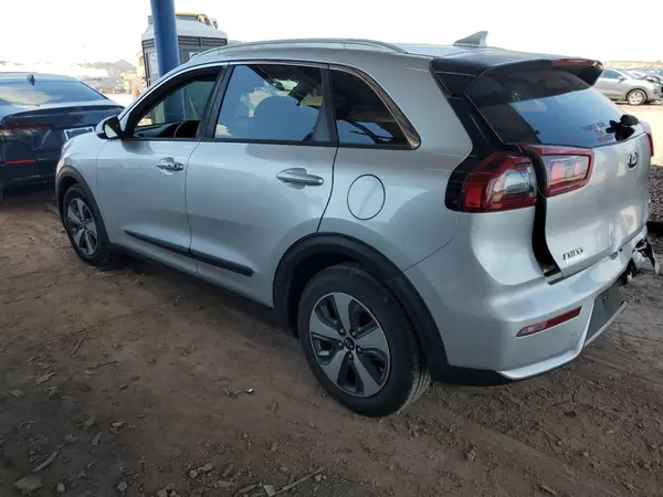 KNDCC3LC2H5048139 2017 KIA NIRO - Image 2