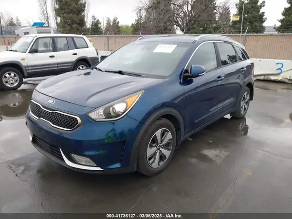 KNDCC3LC2H5048657 2017 KIA NIRO - Image 2