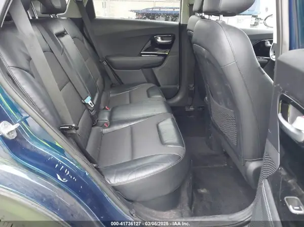 KNDCC3LC2H5048657 2017 KIA NIRO - Image 8