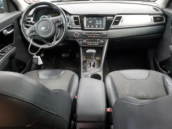 KNDCC3LC2H5049176 2017 KIA NIRO - Image 8