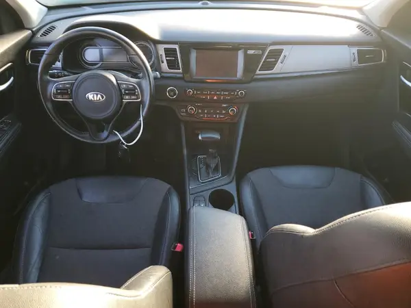 KNDCC3LC2H5053731 2017 KIA NIRO - Image 8