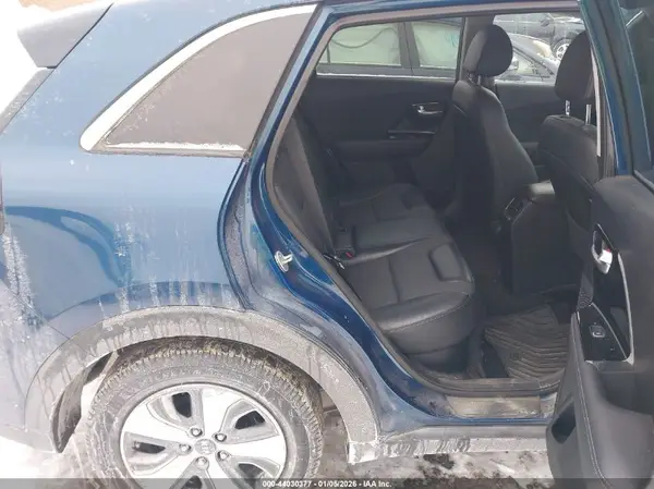 KNDCC3LC2H5053969 2017 KIA NIRO - Image 8