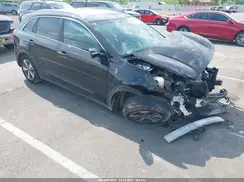 KNDCC3LC2H5056256 2017 KIA NIRO