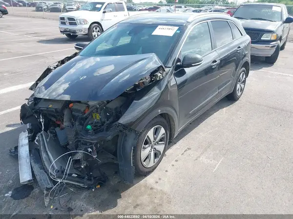 KNDCC3LC2H5056256 2017 KIA NIRO - Image 2