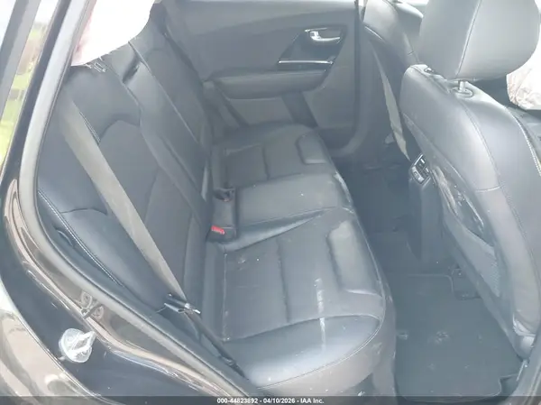 KNDCC3LC2H5056256 2017 KIA NIRO - Image 8