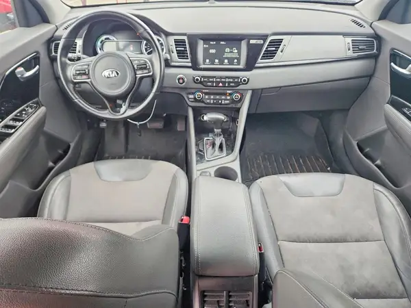 KNDCC3LC2H5057911 2017 KIA NIRO - Image 8