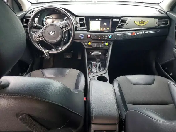 KNDCC3LC2H5063952 2017 KIA NIRO - Image 8