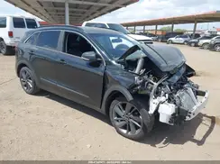 KNDCC3LC2H5068049 2017 KIA NIRO