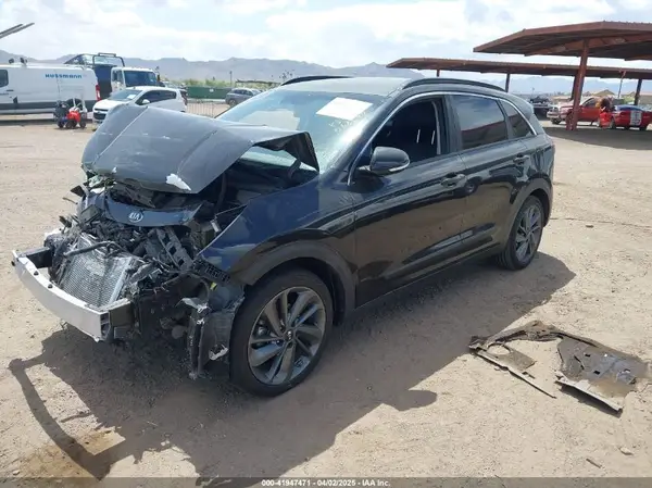 KNDCC3LC2H5068049 2017 KIA NIRO - Image 2