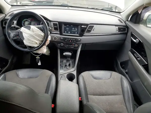 KNDCC3LC2H5069198 2017 KIA NIRO - Image 8