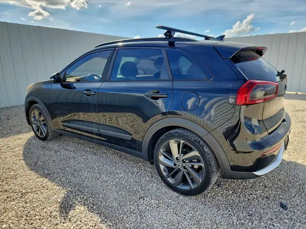KNDCC3LC2H5070240 2017 KIA NIRO - Image 2