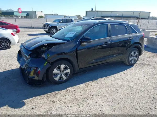 KNDCC3LC2H5072070 2017 KIA NIRO - Image 2