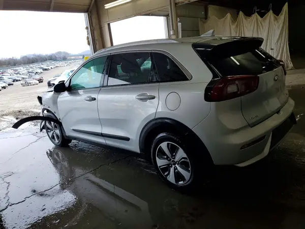 KNDCC3LC2H5073123 2017 KIA NIRO - Image 2