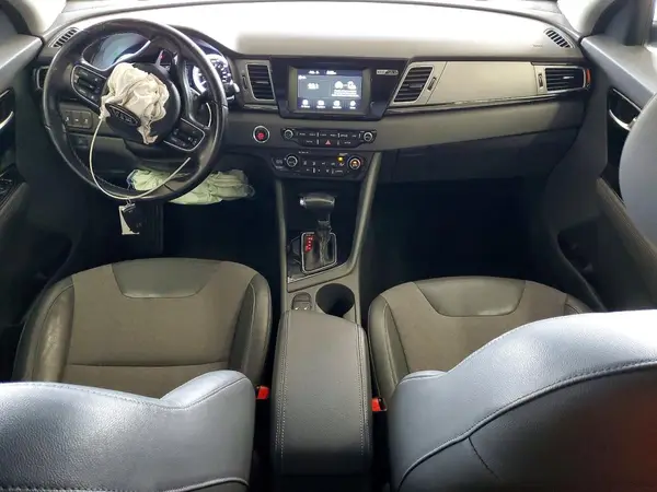 KNDCC3LC2H5073123 2017 KIA NIRO - Image 8