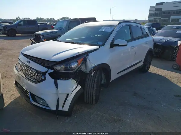 KNDCC3LC2H5075423 2017 KIA NIRO - Image 2