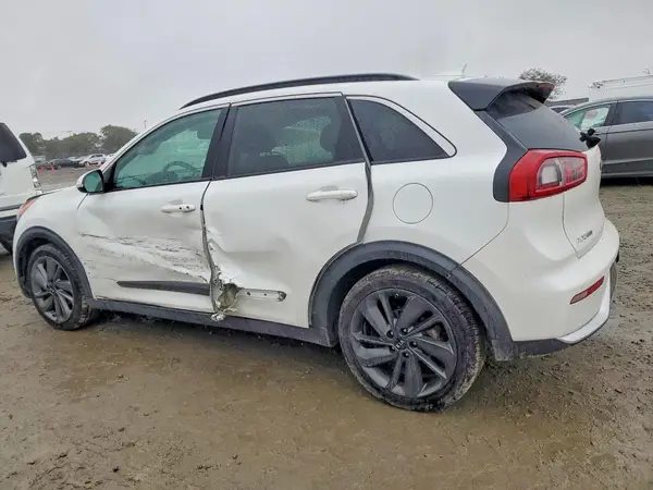 KNDCC3LC2H5080380 2017 KIA NIRO - Image 2