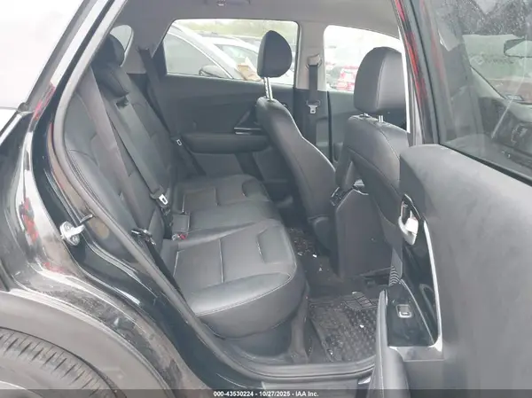 KNDCC3LC2H5086504 2017 KIA NIRO - Image 8