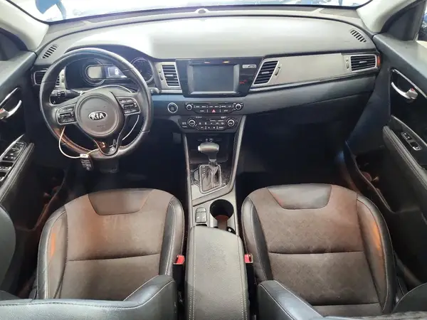 KNDCC3LC2H5089967 2017 KIA NIRO - Image 8